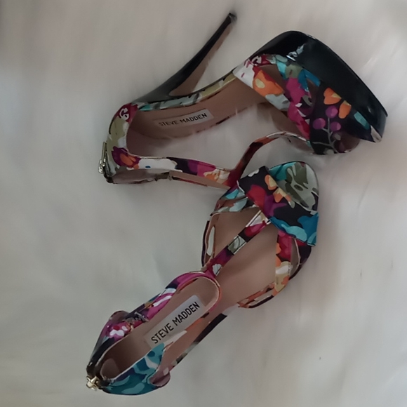 Steve Madden Heels - Picture 3 of 5